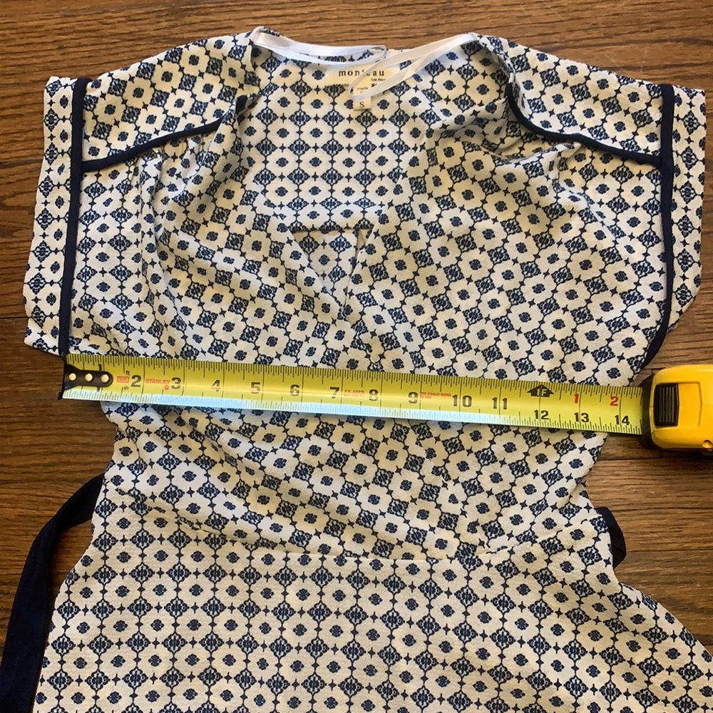 Monteau v-neck Blouse - Picture 7 of 12